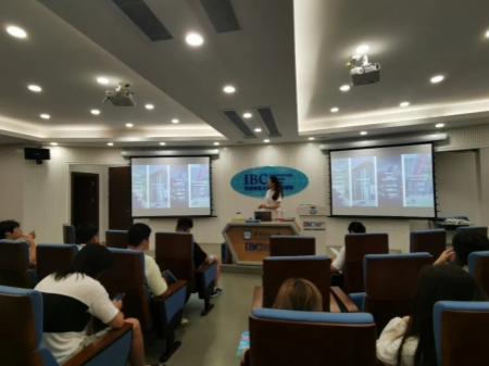 华南师范大学国际商学院举办英国普利茅斯大学升学指导会